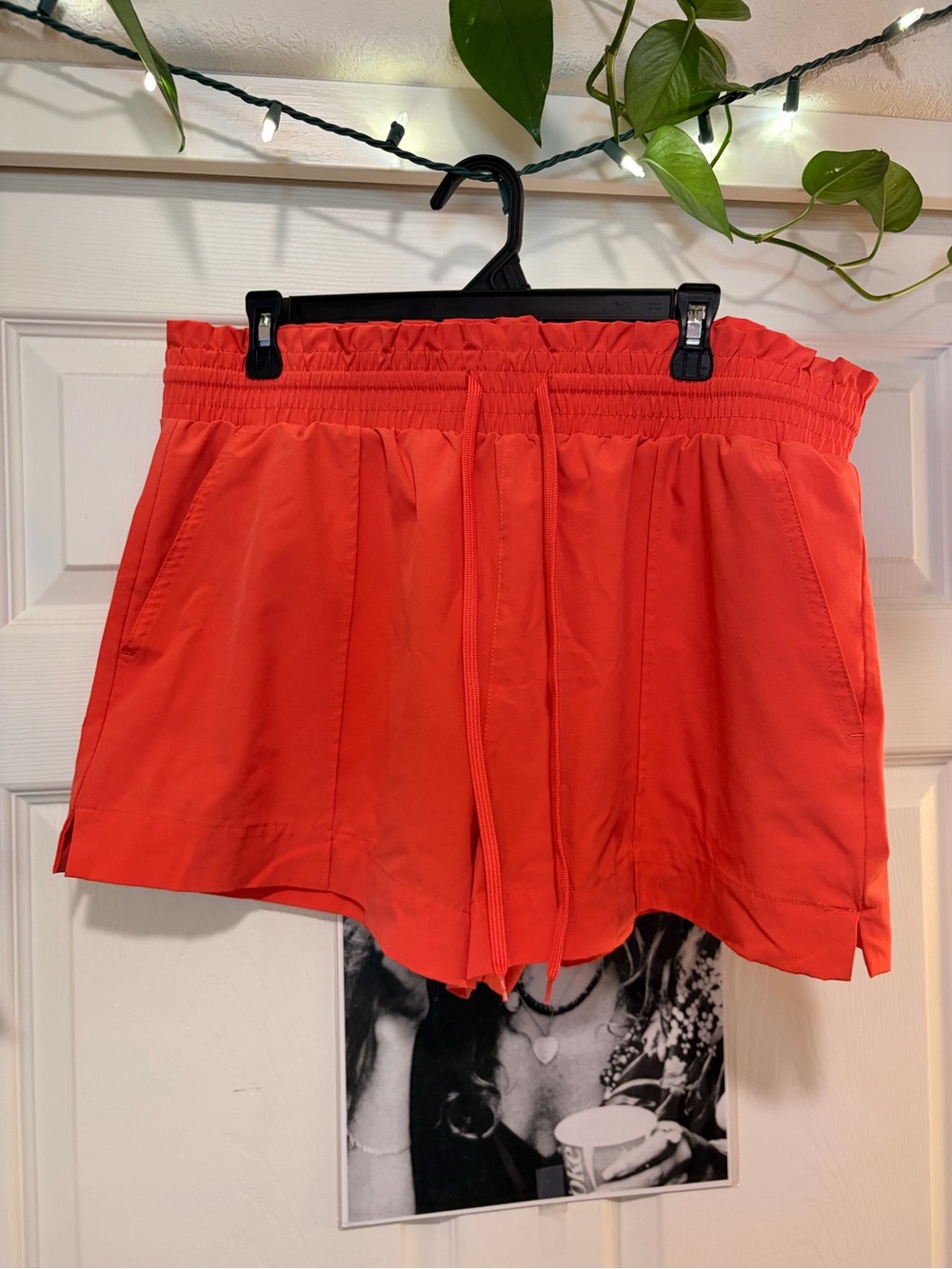 No Boundaries Coral Elastic-Waist Athletic Shorts